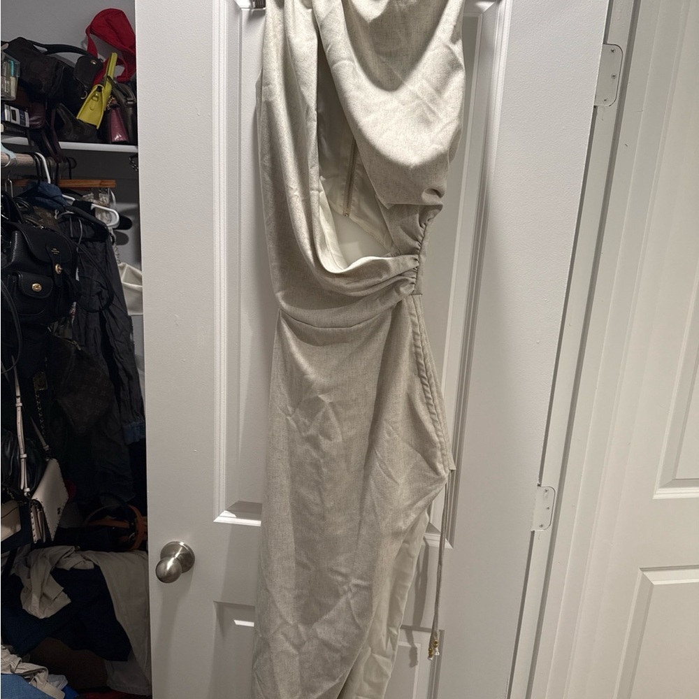 PrettyLittleThing Cream High-Low Draped Dress